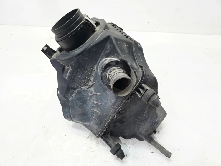 OBUDOWA FILTRA POWIETRZA AUDI A6 C6 2.4 BDW 4F0133835D