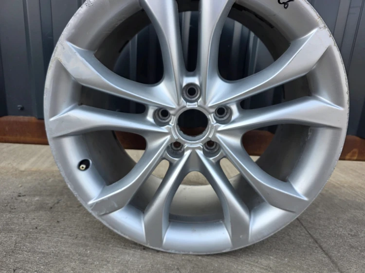 FELGA ALUMINIOWA AUDI TT 8J VW SEAT 9.0J R18 ET52 8J0601025S S12/26