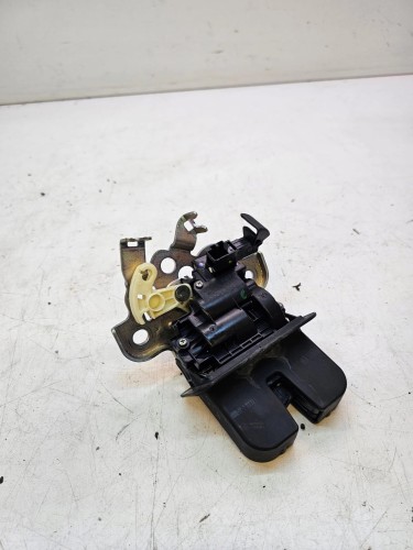 ZAMEK KLAPY TYŁ AUDI A3 A4 A6 C7 4H0827505A