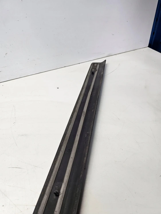 LISTWA PROGOWA LEWY PRZÓD A6 C6 S LINE 4F0853373K