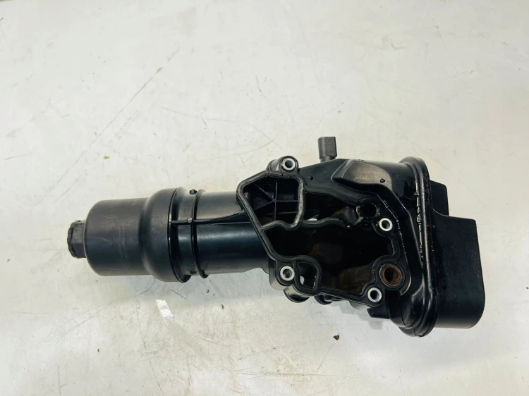 OBUDOWA FILTRA OLEJU AUDI 2.0 TFSI 06F115397F