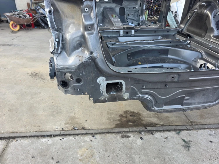 WANNA PAS TYLNI AUDI A4 B9 LIFT AVANT KOMBI ORYGINAŁ *4*