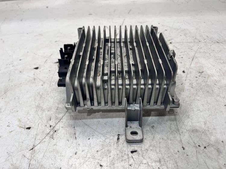 PRZETWORNICA NAPIĘCIA AUDI A3 8Y 5QS959682D