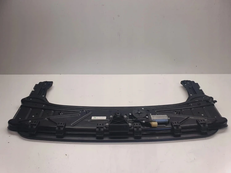 WIATROŁAP SIATKA AUDI TT 8J 8J7862953A