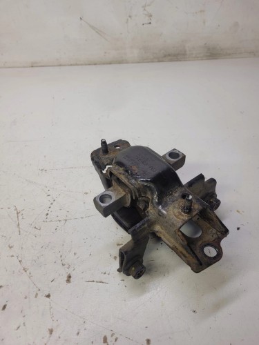 ŁAPA PODUSZKA SILNIKA AUDI A1 VW SEAT 6R0199555