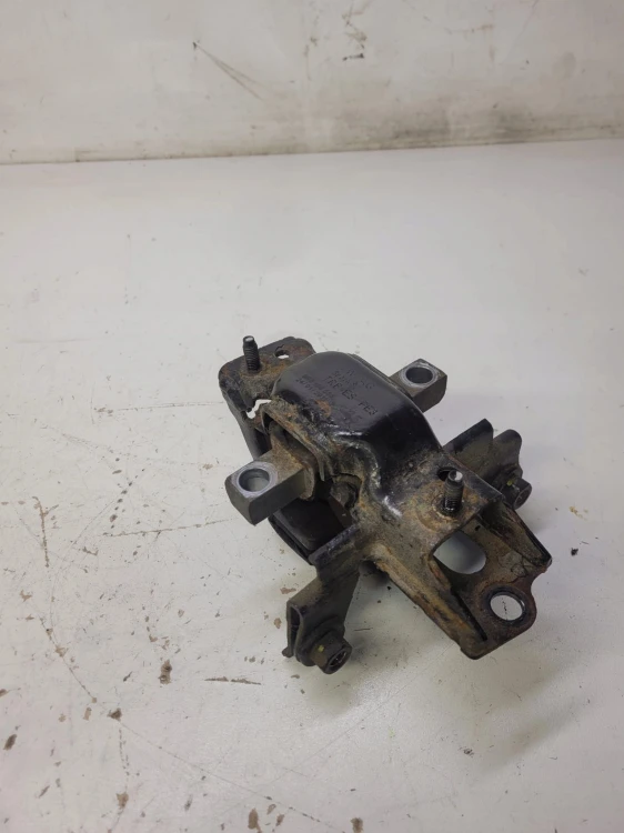 ŁAPA PODUSZKA SILNIKA AUDI A1 VW SEAT 6R0199555