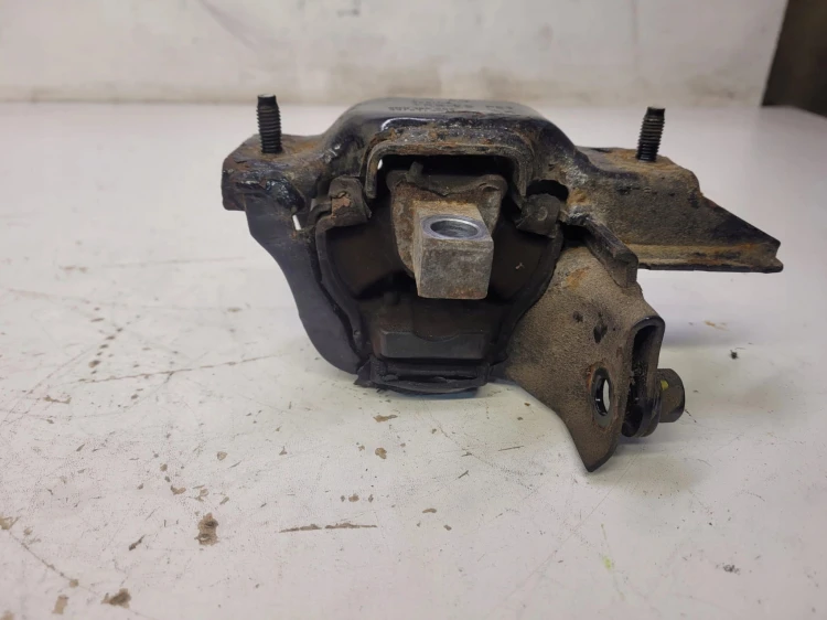 ŁAPA PODUSZKA SILNIKA AUDI A1 VW SEAT 6R0199555