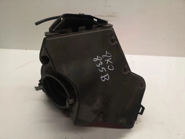 OBUDOWA FILTRA POWIETRZA AUDI A4 B8 A5 8K0133835B