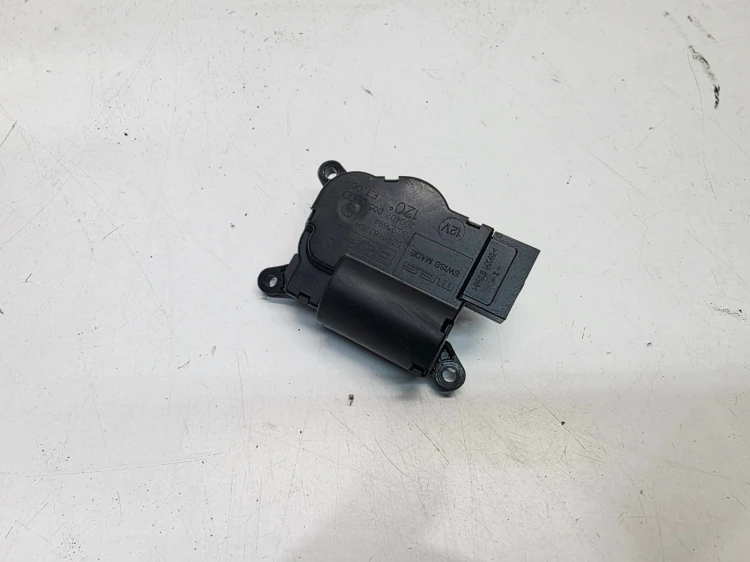 SILNICZEK NAGRZEWNICY AUDI Q7 4L 7L0907511AH