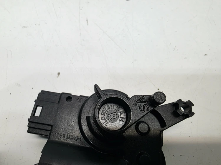 SILNICZEK NAGRZEWNICY AUDI Q7 4L 7L0907511AH