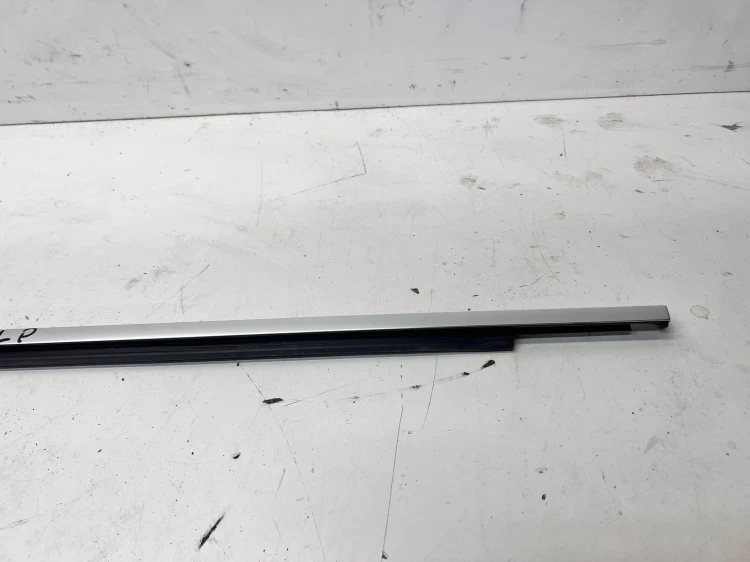 LISTWA CHROM DRZWI LEWY PRZÓD AUDI Q7 4M 4M0853283