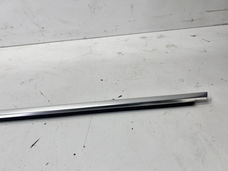 LISTWA CHROM DRZWI LEWY PRZÓD AUDI Q7 4M 4M0853283