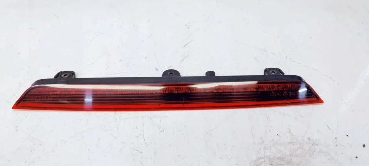 ŚWIATŁO STOP STOPU AUDI Q7 4L 4L0945097