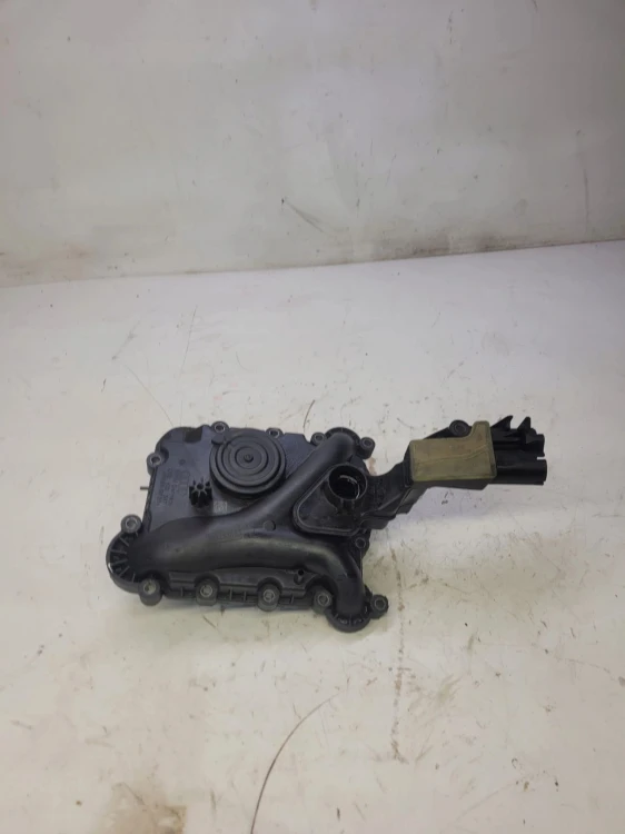 ODMA OLEJU AUDI S4 S5 A6 A7 3.0 TFSI 06E103547