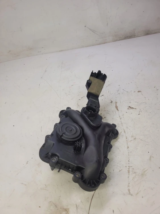 ODMA OLEJU AUDI S4 S5 A6 A7 3.0 TFSI 06E103547
