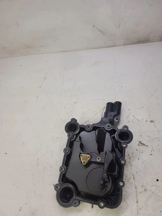 ODMA OLEJU AUDI S4 S5 A6 A7 3.0 TFSI 06E103547