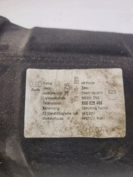 WYGŁUSZENIE OSŁONA TUNELU AUDI A1 8X 8X0825469