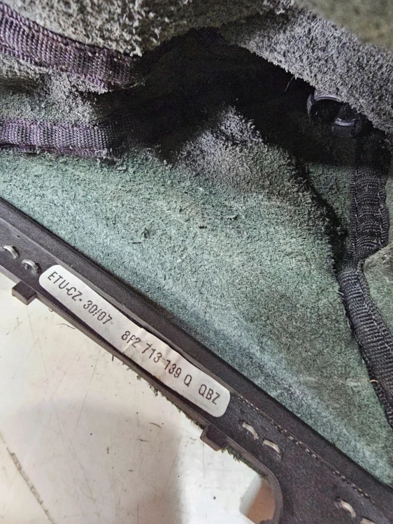 MIESZEK GAŁKA ZMIANY BIEGÓW AUTOMAT DSG AUDI A3 8P 8P2713139Q UK