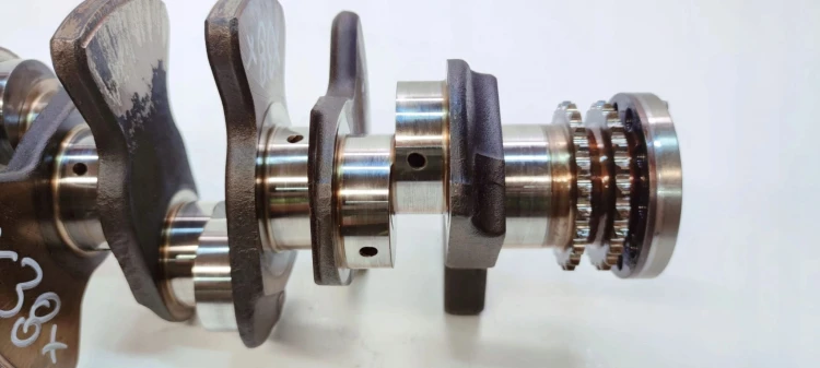 WAŁ KORBOWY AUDI A6 C6 C7 A8 D3 2.8 FSI BDX CHV 06EQ 06E101Q *38*