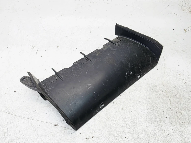 WLOT DOLOT POWIETRZA Z PASA PRZEDNIEGO AUDI A6 C8 4K0129510B