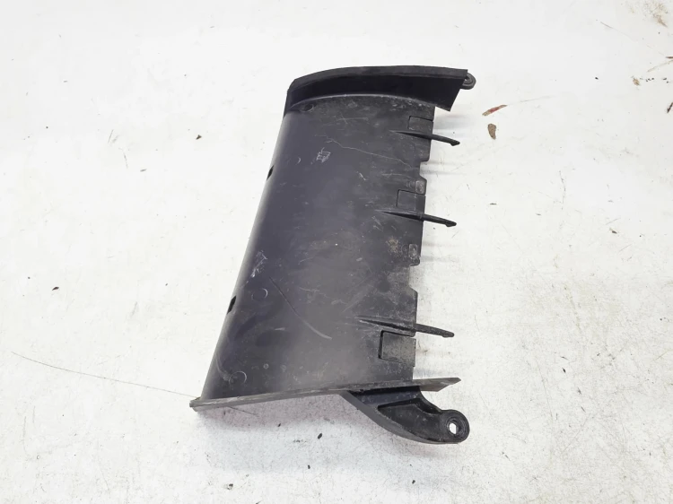 WLOT DOLOT POWIETRZA Z PASA PRZEDNIEGO AUDI A6 C8 4K0129510B