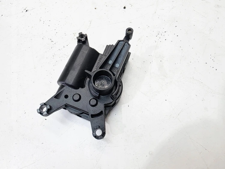 SILNICZEK NAGRZEWNICY AUDI Q7 4L 7L0907511AL
