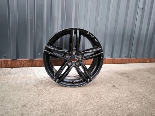 FELGA ALUMINIOWA KBA 47965 AUDI VW SEAT SKODA 7.5J R17 ET 35 Z*16* LK