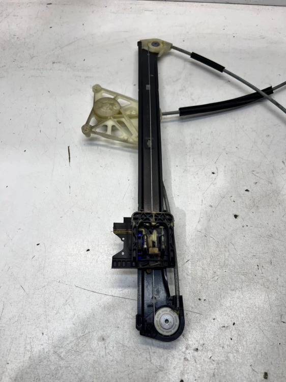 MECHANIZM PODNOSZENIA SZYBY LEWY PRZÓD AUDI 4M0837461A