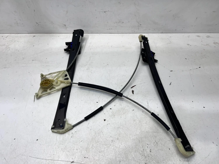 MECHANIZM PODNOSZENIA SZYBY LEWY PRZÓD AUDI 4M0837461A
