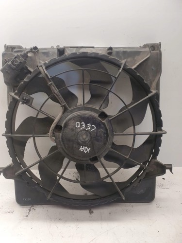 WENTYLATORY +OBUDOWA KIA CEED 2.0 CRDI