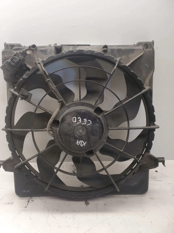 WENTYLATORY +OBUDOWA KIA CEED 2.0 CRDI