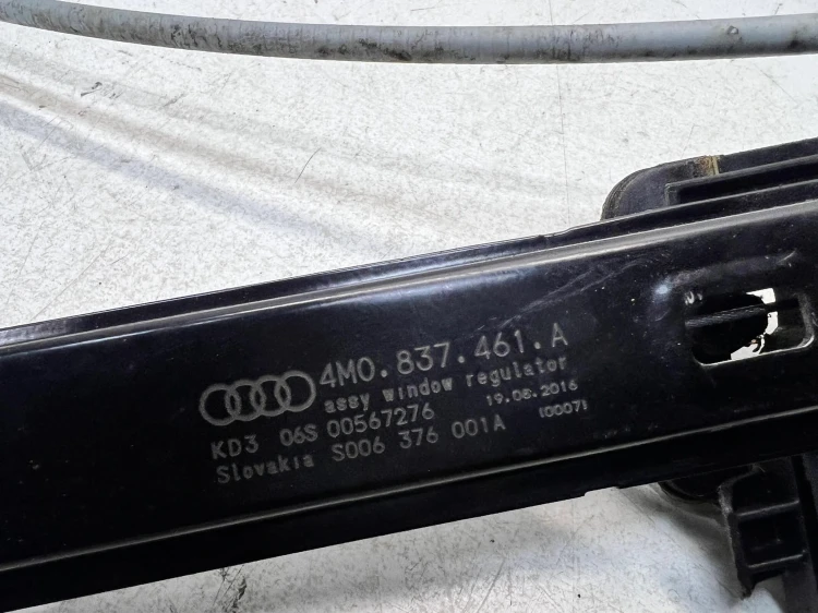 MECHANIZM PODNOSZENIA SZYBY LEWY PRZÓD AUDI 4M0837461A