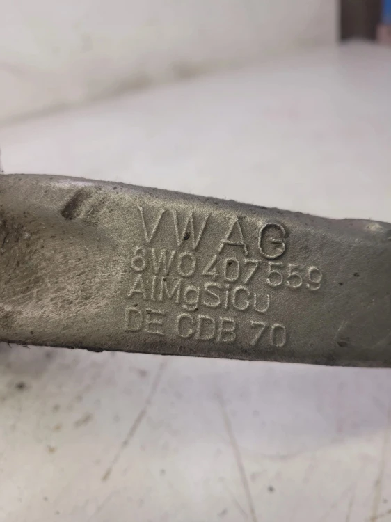 ZWROTNICA LEWY PRZÓD AUDI A4 B9 A5 Q5 8W0407559