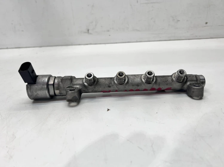 LISTWA WTRYSKOWA AUDI VOLKSWAGEN SEAT SKODA 2.0 TDI 04L130089G