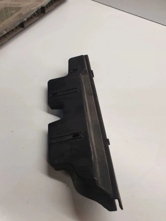ŚLIZG ZDERZAKA LEWY TYŁ AUDI A6 C6 4F5807897