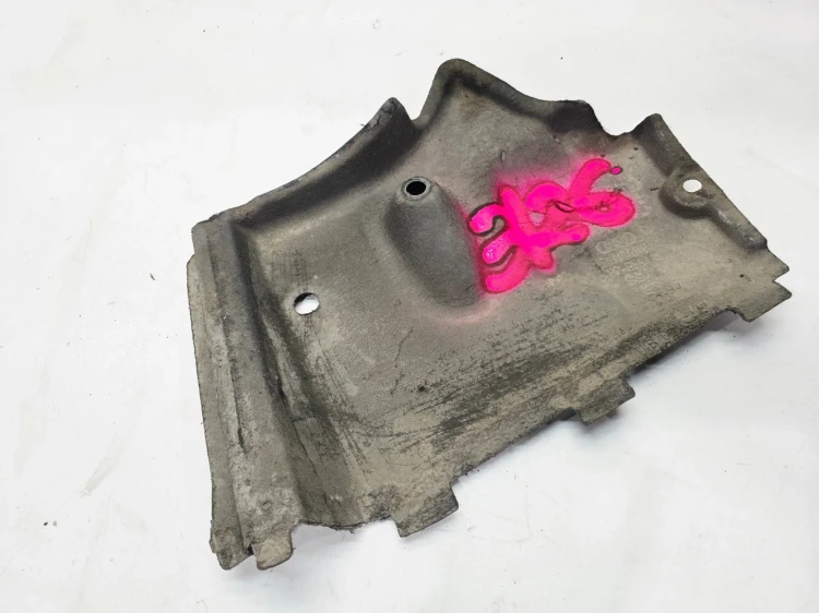 OSŁONA PŁYTA PODWOZIA LEWY PRZÓD MAŁA AUDI A6 C7 A7 4G0825201B 3/26