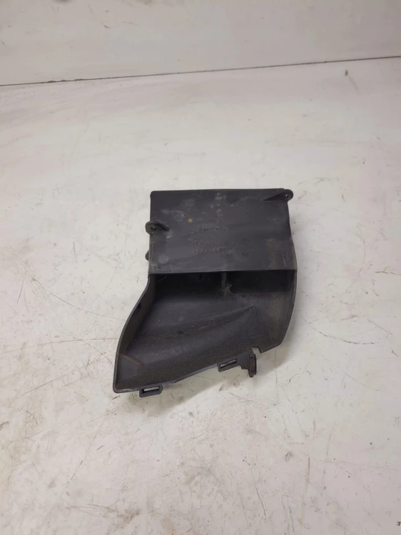KANAŁ WLOT POWIETRZA PRAWA AUDI A8 D3 4E0129618Q