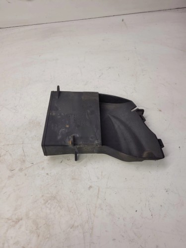 KANAŁ WLOT POWIETRZA PRAWA AUDI A8 D3 4E0129618Q