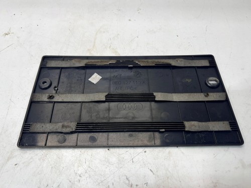 RAMKA TABLICY REJESTRACYJNEJ AUDI A3 A4 8E0827113