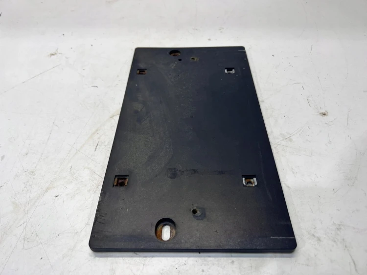RAMKA TABLICY REJESTRACYJNEJ AUDI A3 A4 8E0827113