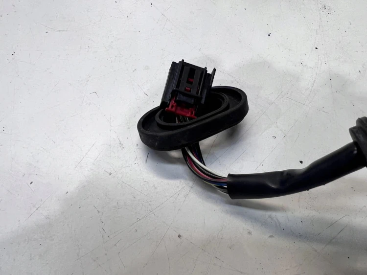 LUSTERKO PRAWE EL. SKŁ. AUDI Q5 FY 80B857410C 14 PIN EU LZ7S