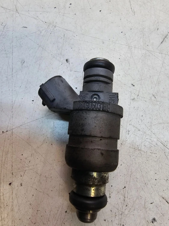 WTRYSK WTRYSKIWACZ AUDI VW SEAT 1.6 MPI 06A906031BT