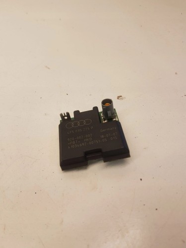 WZMACNIACZ ANTENOWY AUDI A3 A4 A6 4F5035225P