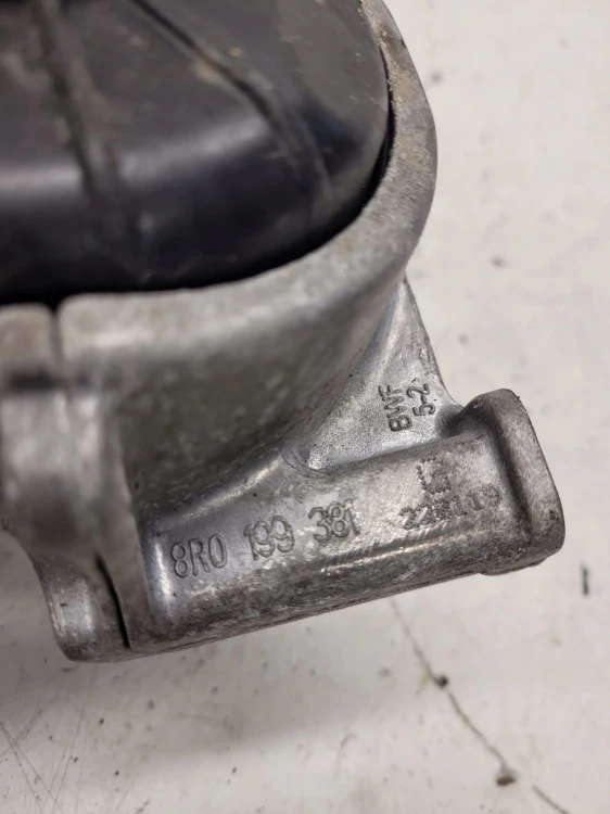 PODUSZKA SILNIKA L P AUDI A4 B8 A5 Q5 8R0199381G