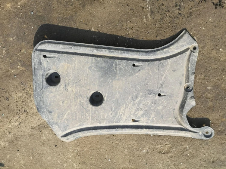 OSŁONA PODWOZIA AUDI A5 LEWA 8F0825219