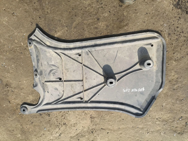 OSŁONA PODWOZIA AUDI A5 LEWA 8F0825219