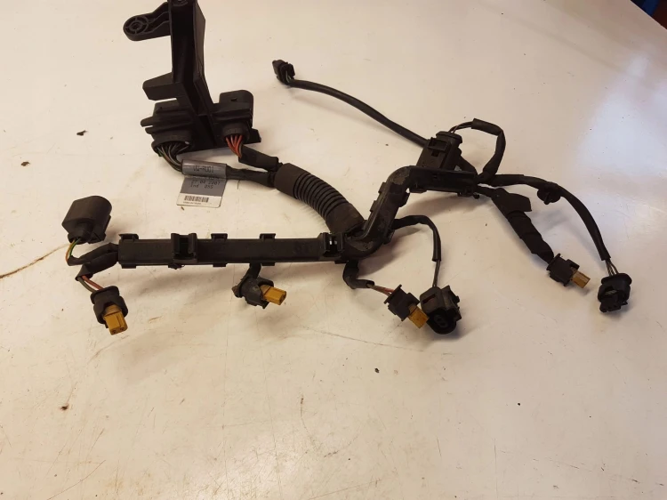 INSTALACJI WTRYSKÓW AUDI A4 A5 1.8 TFSI 06H971824A