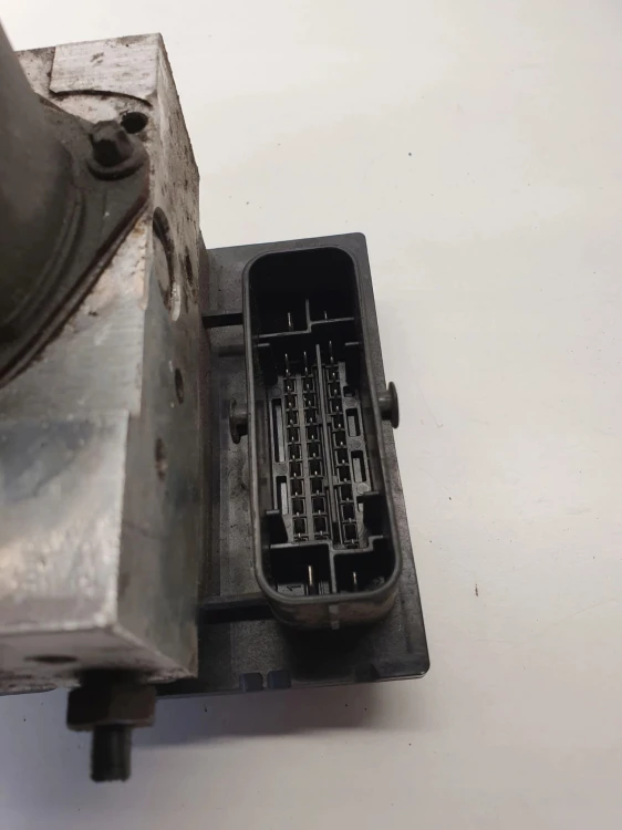 POMPA ABS ESP AUDI A4 B8 A5 8T Q5 8R 8K0907379Q