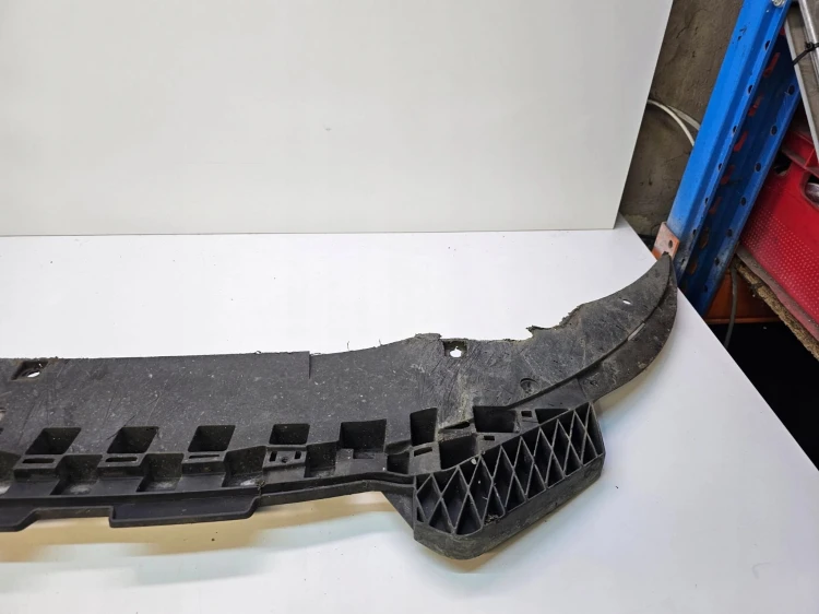 OSŁONA PŁYTA POD ZDERZAK AUDI A3 8P LIFT 8P0807233A