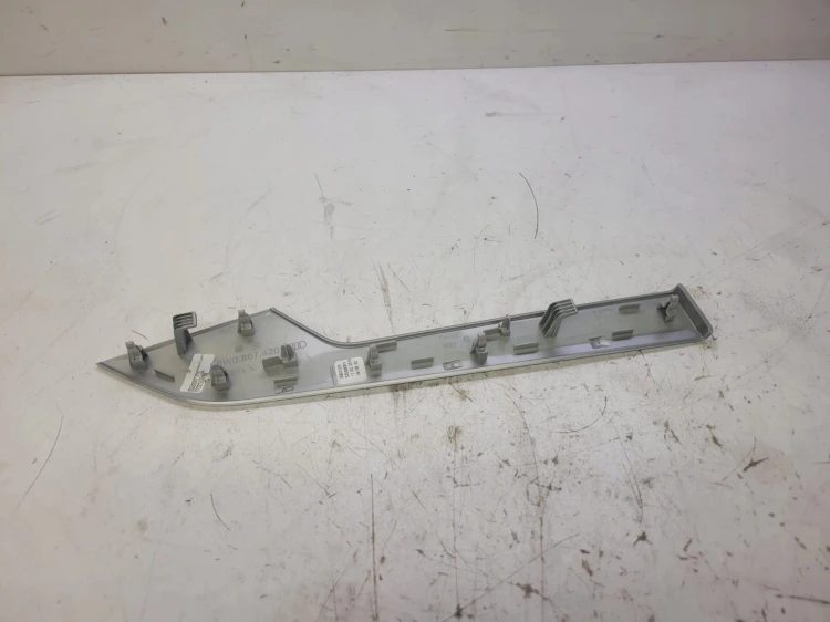 DEKOR LISTWA DRZWI PRAWY TYŁ AUDI A4 B9 8W0867420